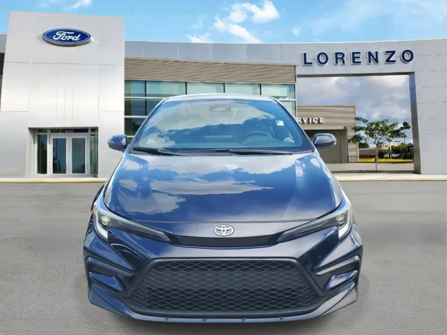 2023 Toyota Corolla SE photo 1