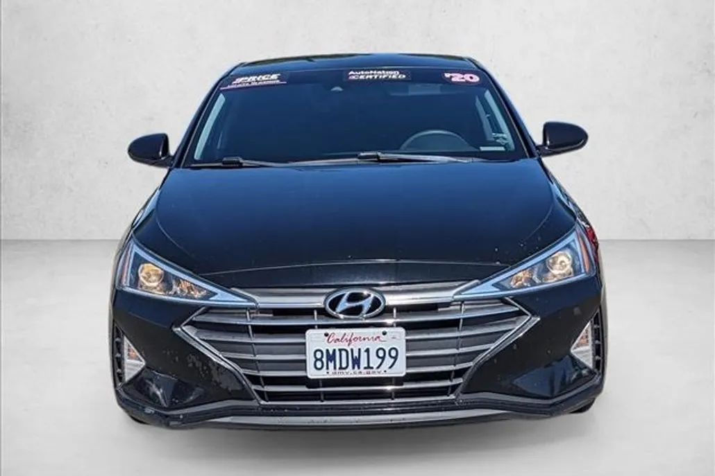 2020 Hyundai Elantra SE photo 1