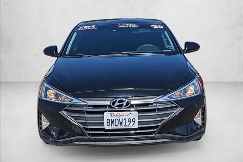 2020 Hyundai Elantra SE photo 1