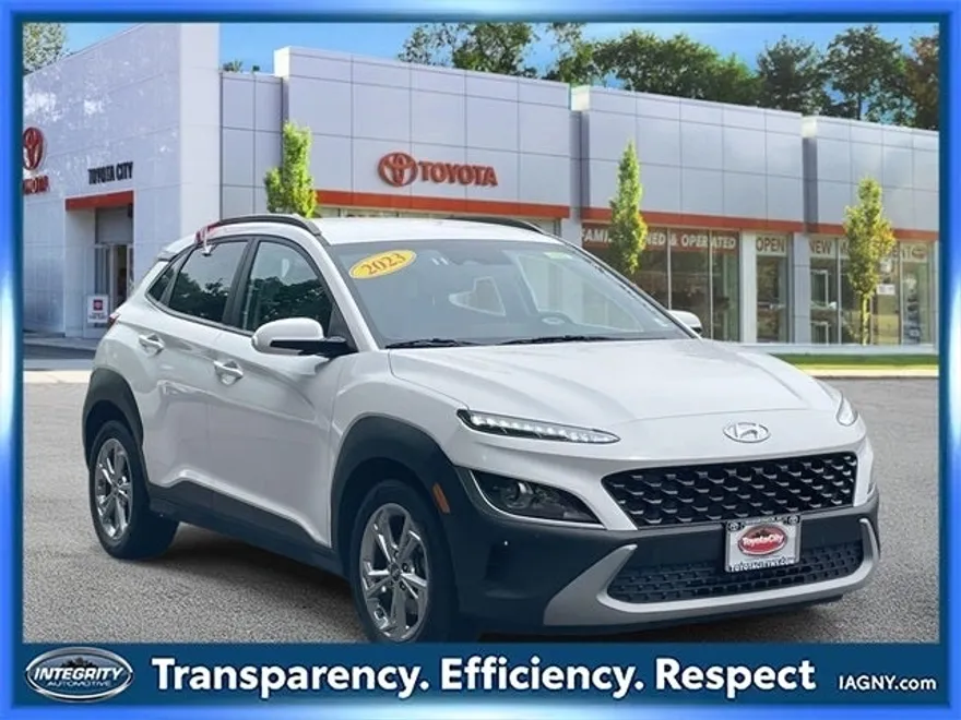 2023 Hyundai Kona SEL photo 1