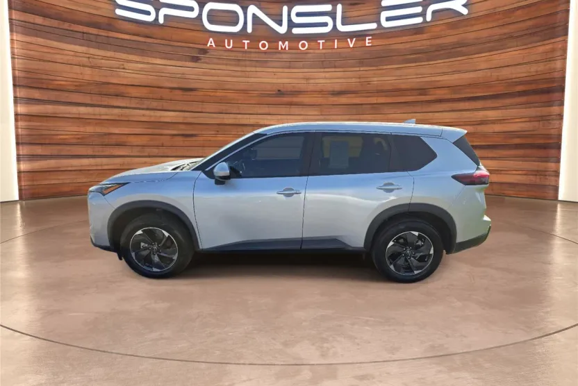 2024 Nissan Rogue SV photo 1