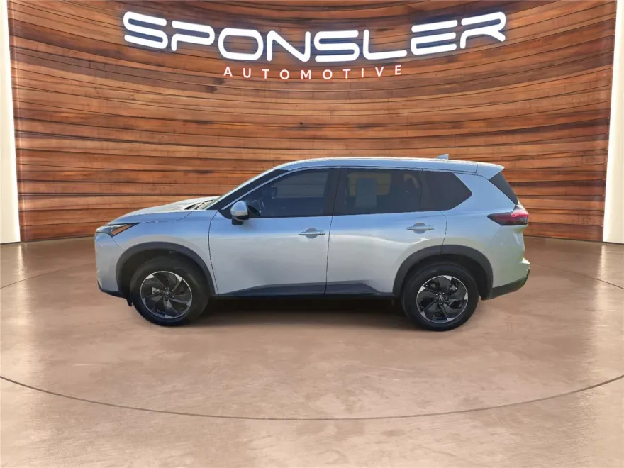 2024 Nissan Rogue SV photo 1