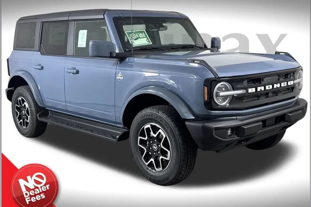2025 Ford Bronco Outer Banks photo 1