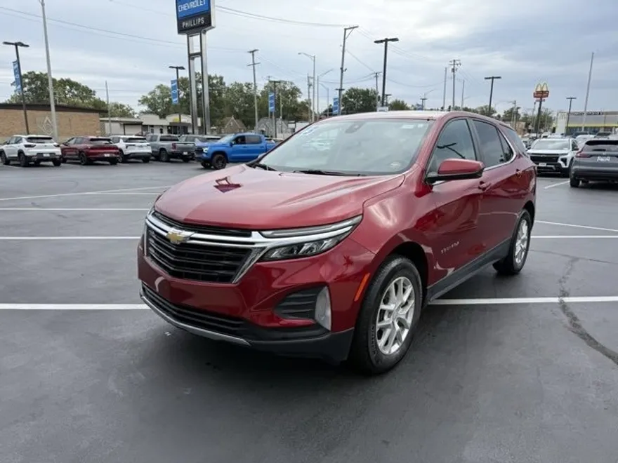 2023 Chevrolet Equinox LT photo 1