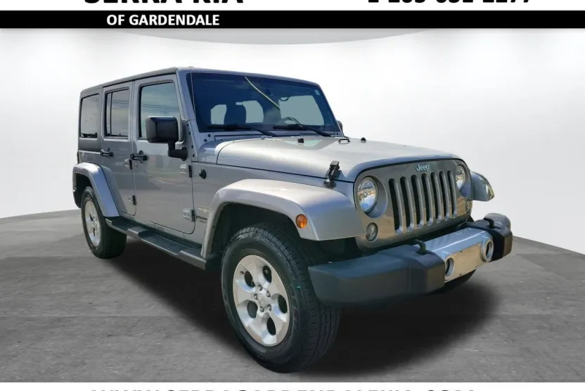 2015 Jeep Wrangler Unlimited Sahara photo 1
