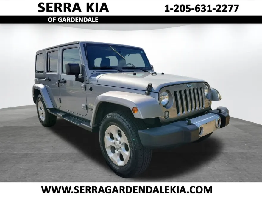 2015 Jeep Wrangler Unlimited Sahara photo 1