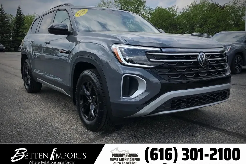 2024 Volkswagen Atlas Peak Edition SEL photo 1