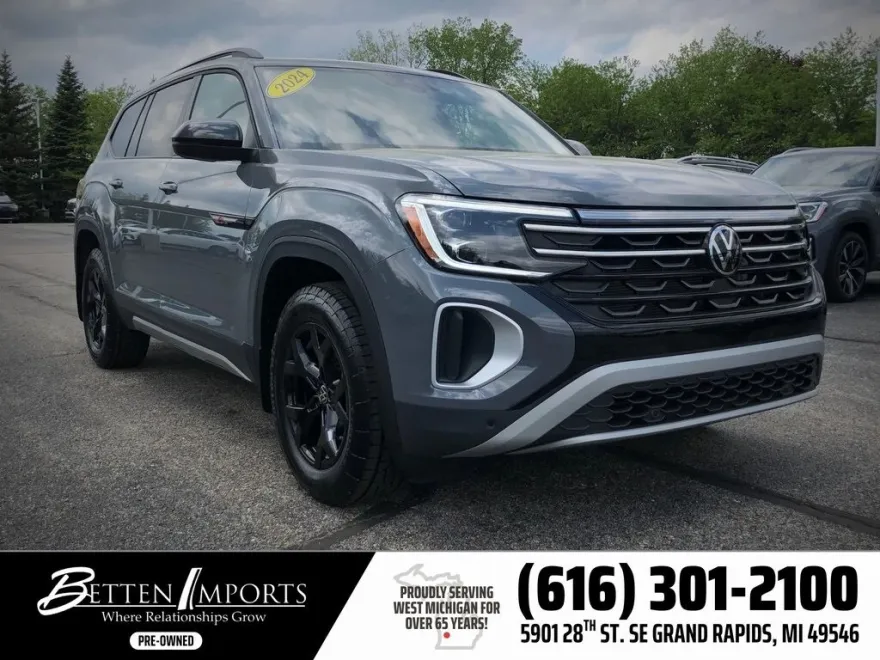 2024 Volkswagen Atlas Peak Edition SEL photo 1
