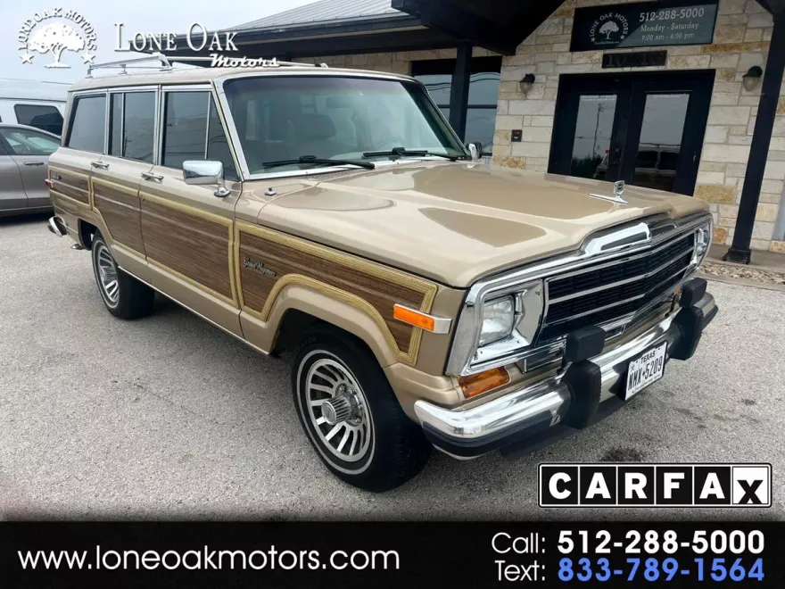 1990 Jeep Grand Wagoneer photo 1