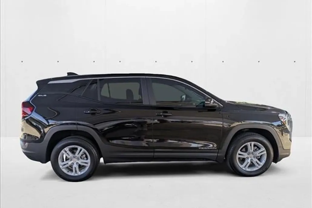 2024 Gmc Terrain SLE photo 1