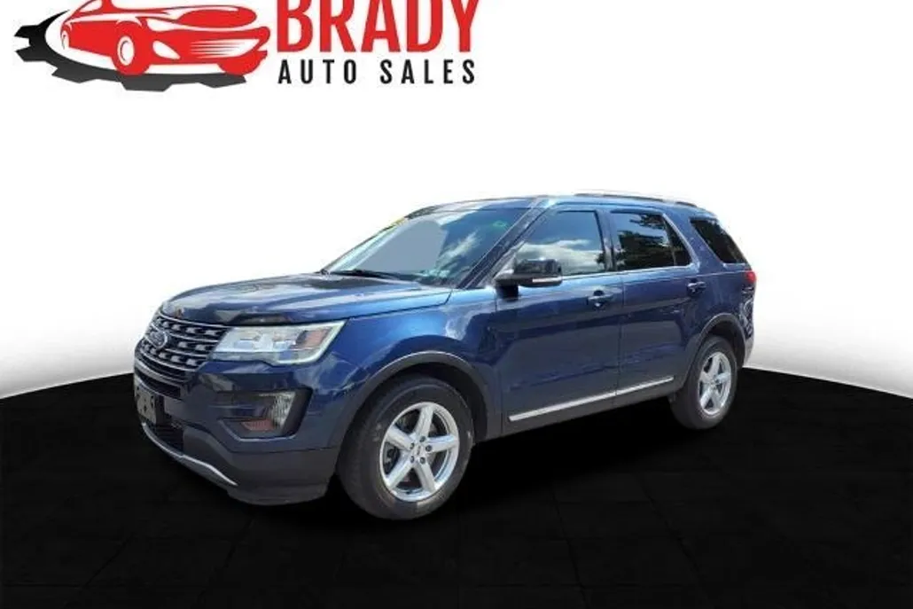 2016 Ford Explorer XLT photo 1