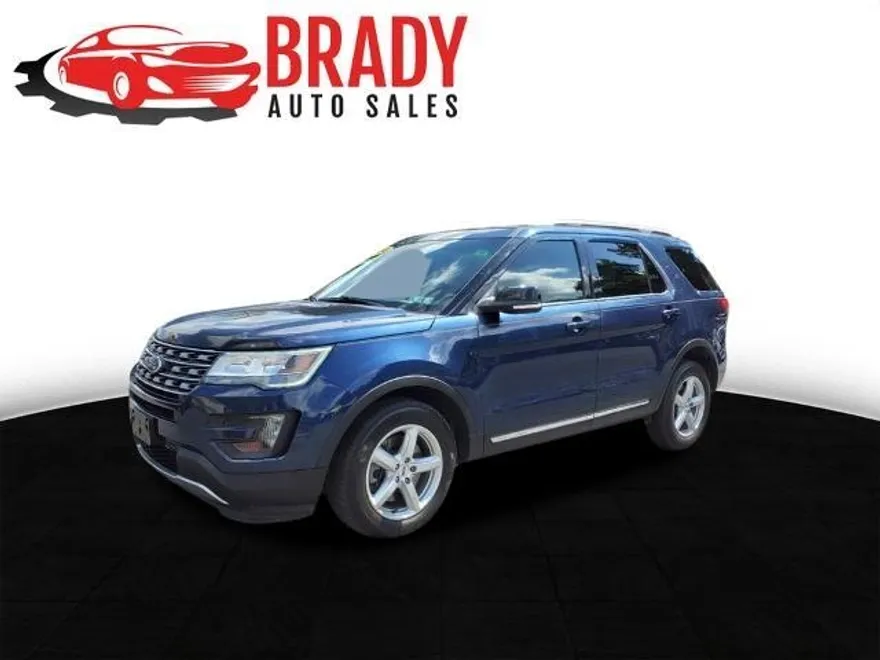 2016 Ford Explorer XLT photo 1