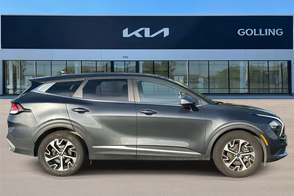2023 Kia Sportage EX photo 1