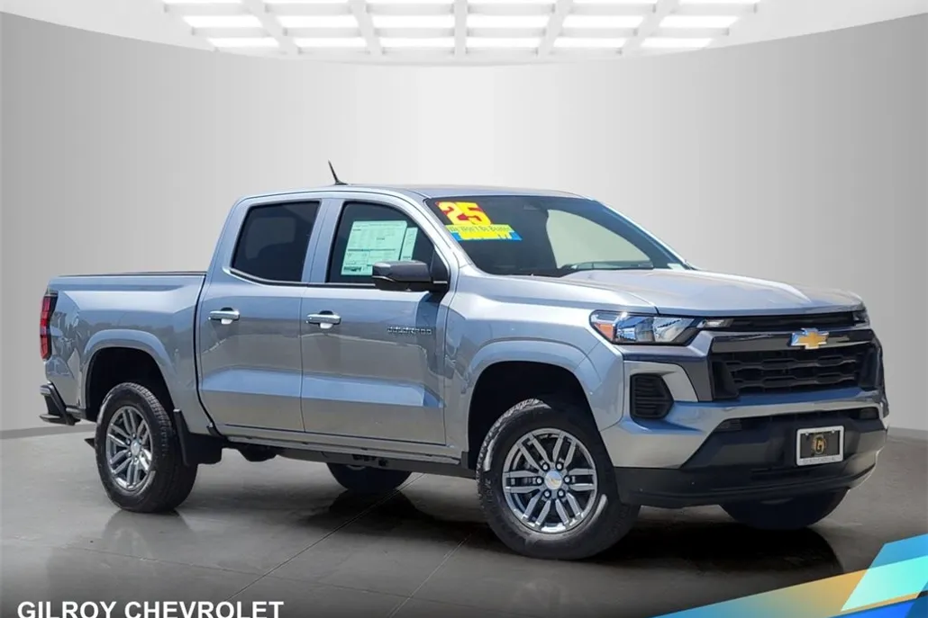 2025 Chevrolet Colorado Work Truck LT photo 1
