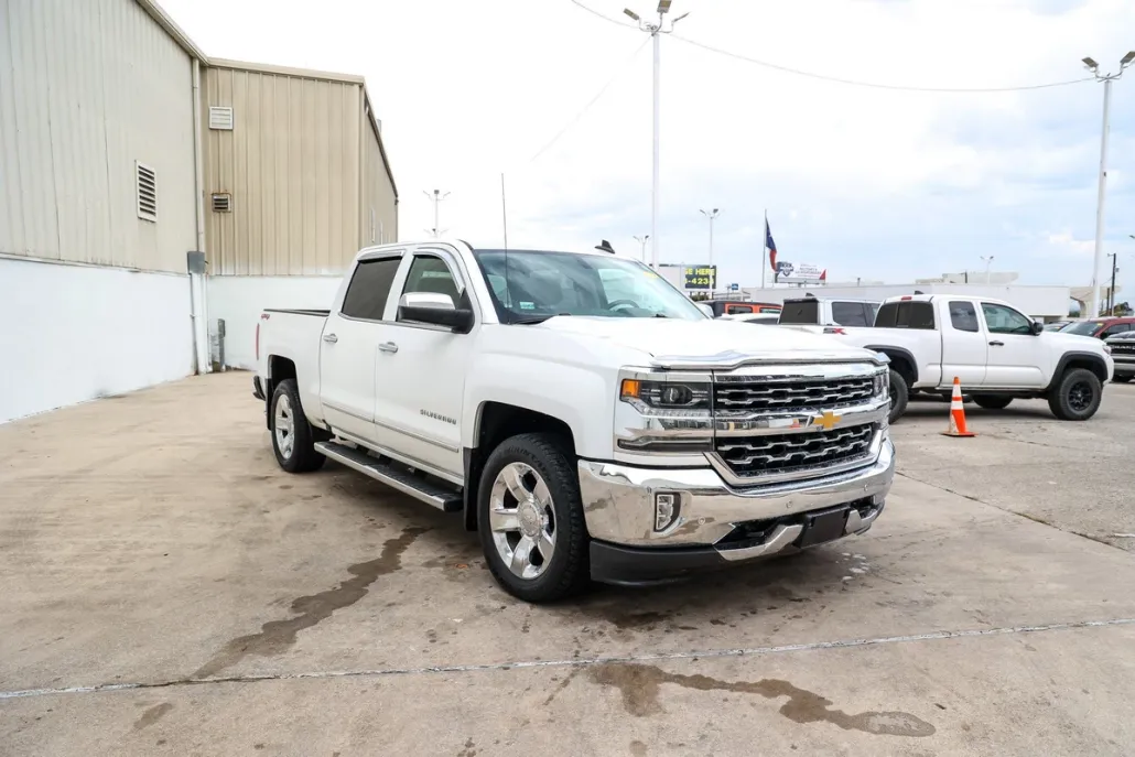2018 Chevrolet Silverado LTZ photo 1