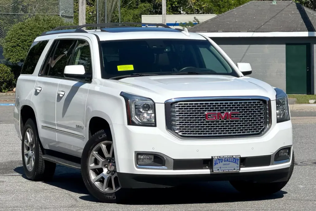 2017 Gmc Yukon Denali photo 1