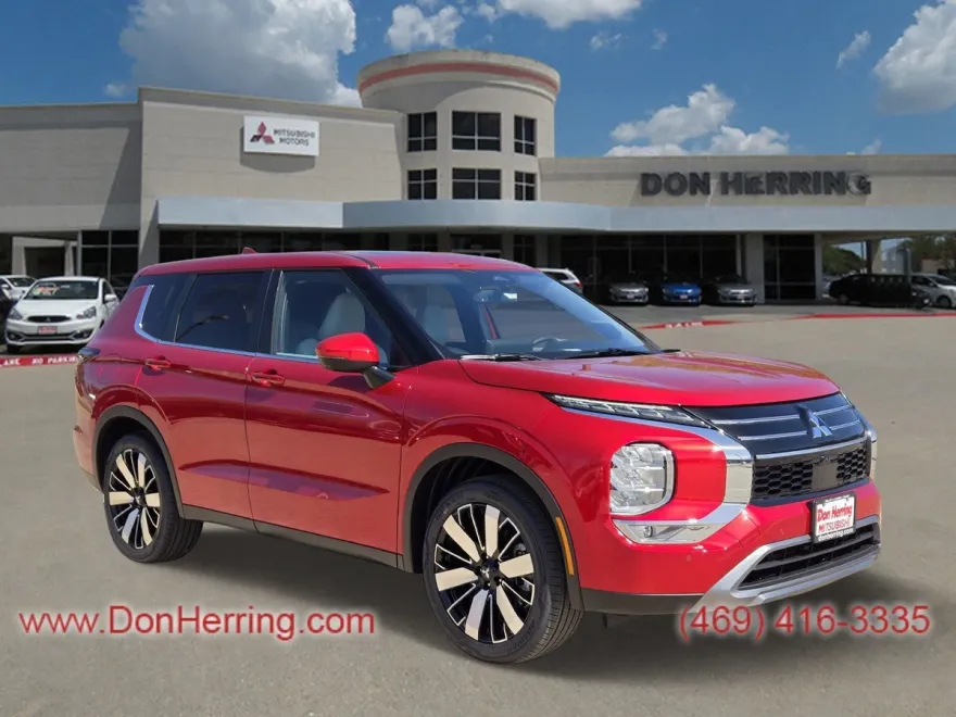 2025 Mitsubishi Outlander SE photo 1