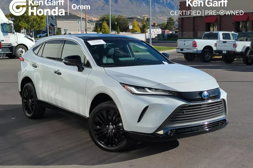 2024 Toyota Venza photo 1