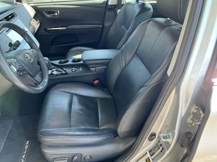 2018 Toyota Avalon XLE Premium photo 1