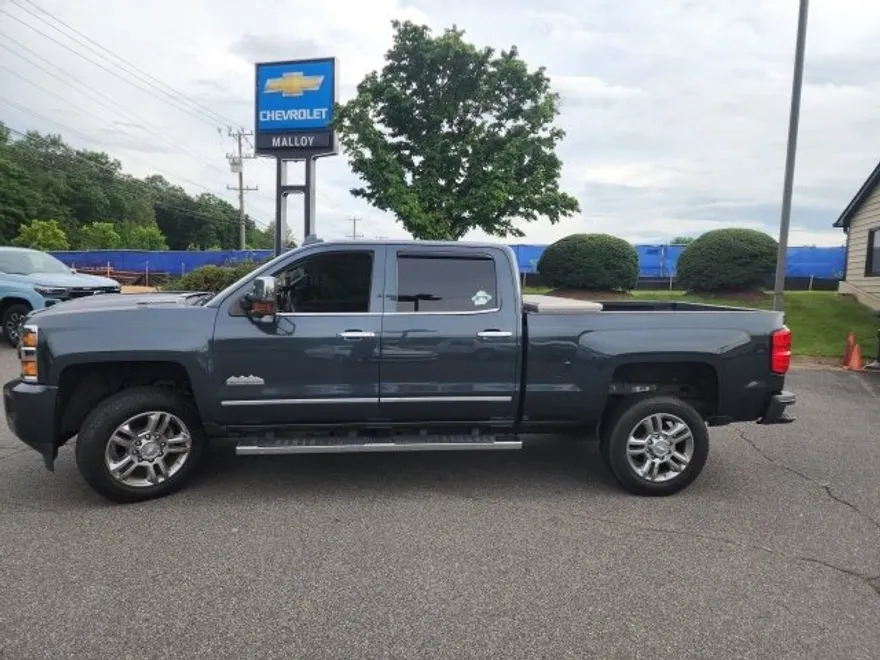 2019 Chevrolet Silverado 2500HD High Country photo 1