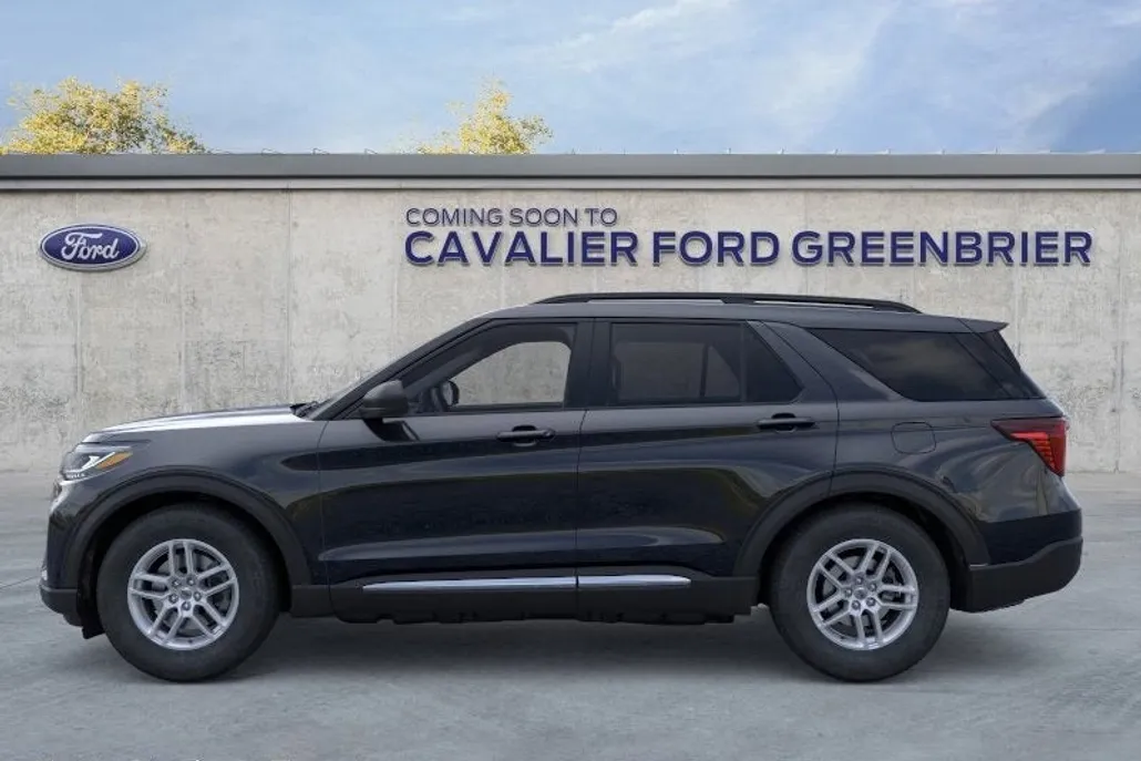 2025 Ford Explorer photo 1