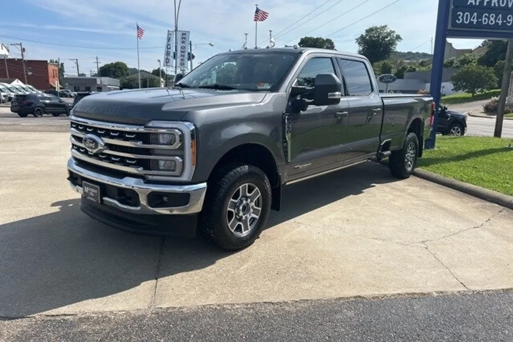2023 Ford F-250 Lariat photo 1