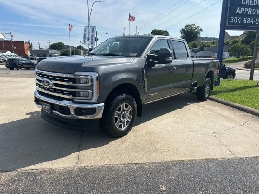 2023 Ford F-250 Lariat photo 1