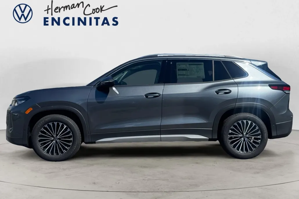 2025 Volkswagen Tiguan S photo 1