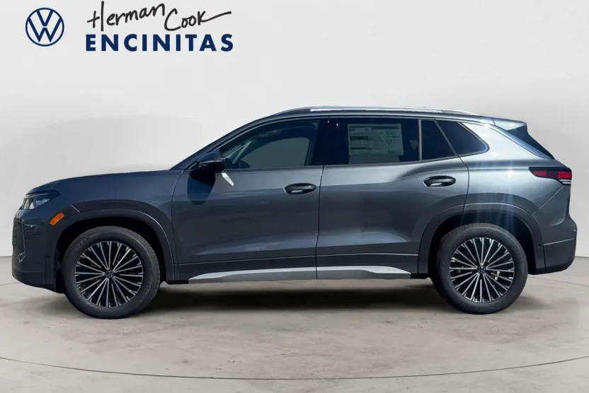 2025 Volkswagen Tiguan S photo 1