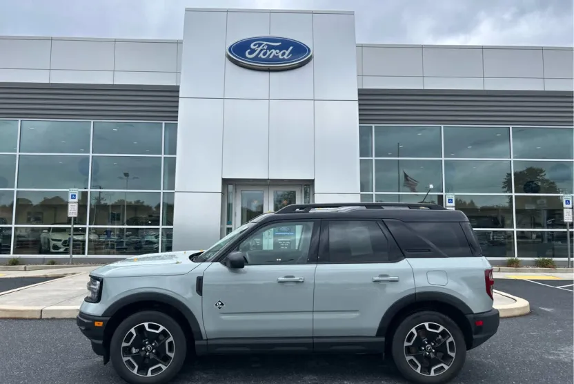 2022 Ford Bronco Sport Outer Banks photo 1