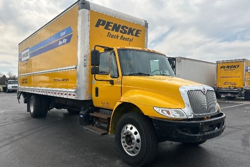 2019 International MA025 DuraStar 4300 photo 1
