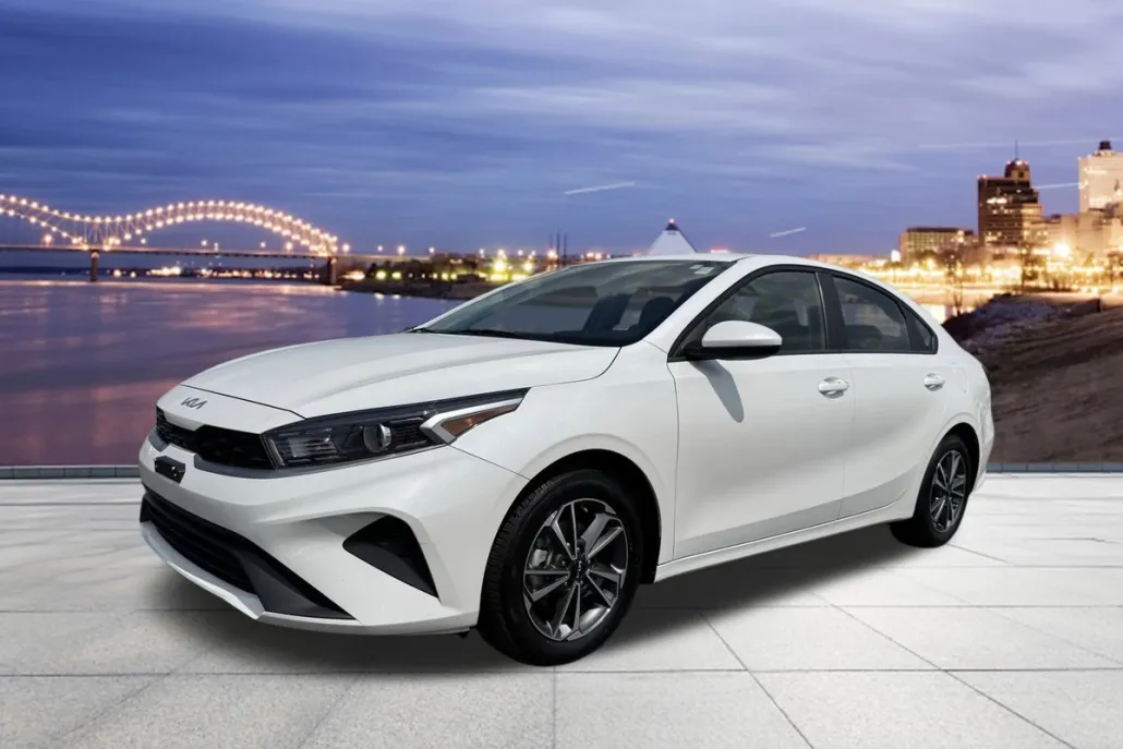 2023 Kia Forte LXS photo 1