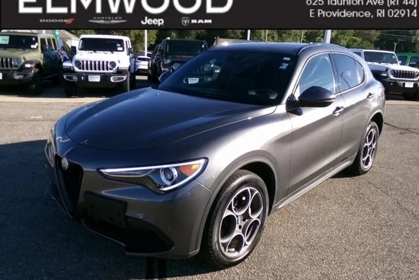 2022 Alfa Romeo Stelvio Sprint photo 1