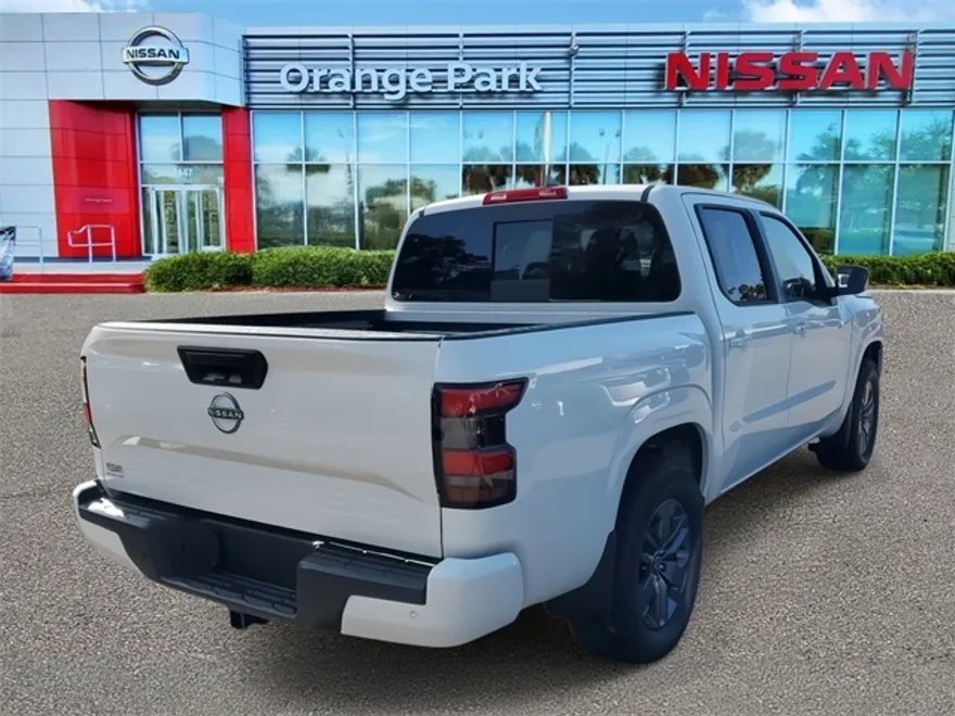 2025 Nissan Frontier Crew Cab SV photo 1