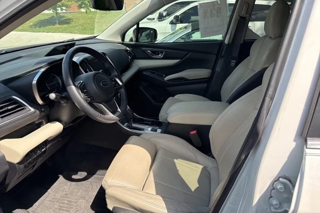 2022 Subaru Ascent Limited photo 1