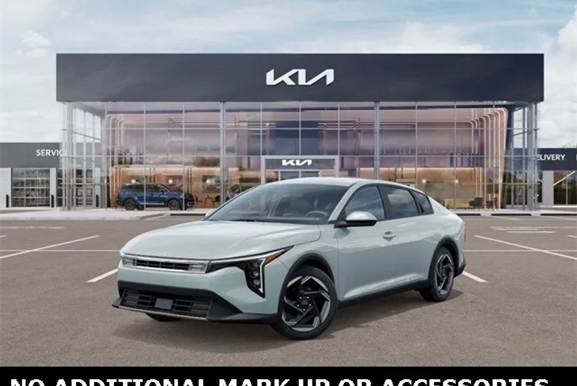 2025 Kia K4 EX photo 1