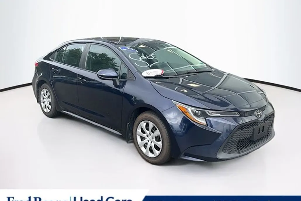 2022 Toyota Corolla LE photo 1