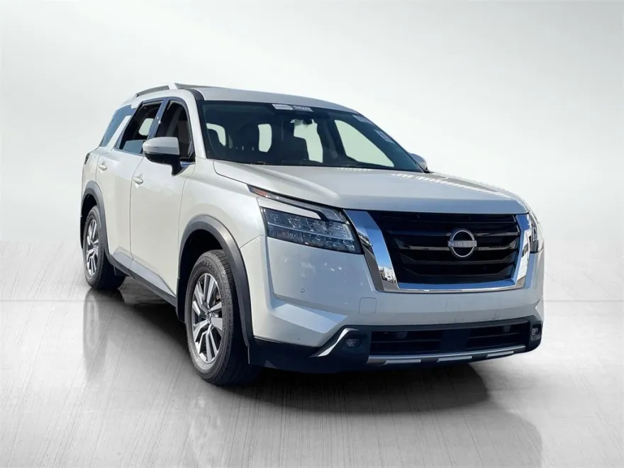 2022 Nissan Pathfinder SL photo 1