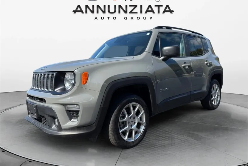 2022 Jeep Renegade Latitude photo 1