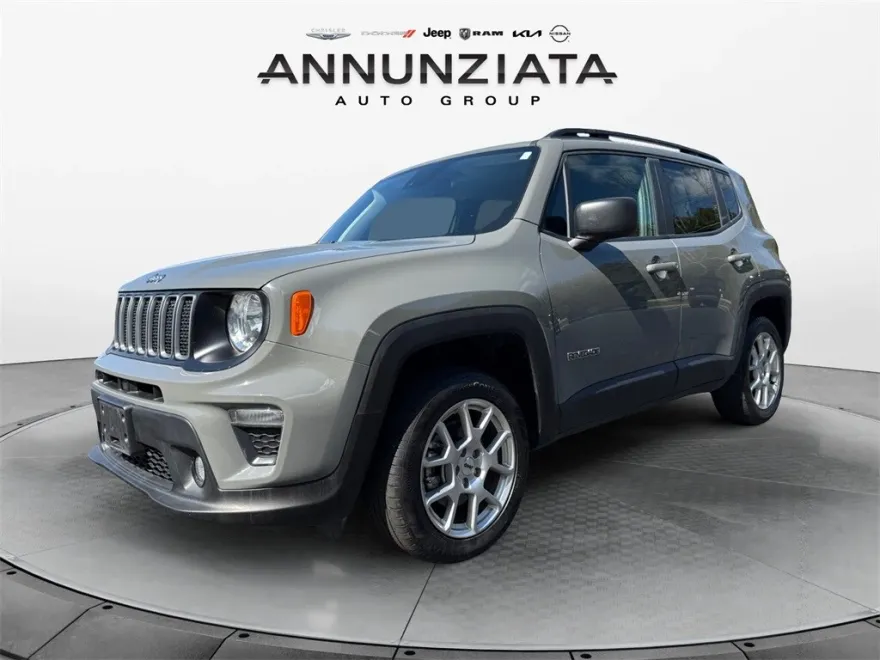 2022 Jeep Renegade Latitude photo 1