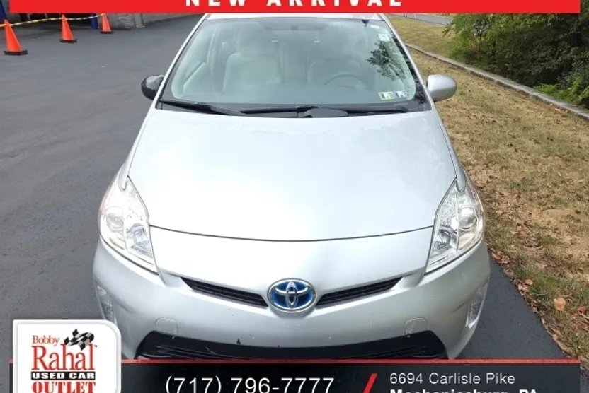 2015 Toyota Prius Four photo 1