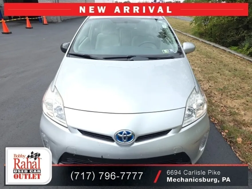 2015 Toyota Prius Four photo 1