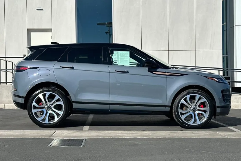 2022 Land Rover Range Rover Evoque R-Dynamic SE photo 1