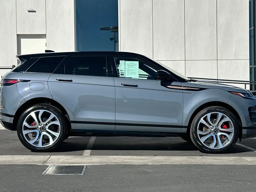 2022 Land Rover Range Rover Evoque R-Dynamic SE photo 1