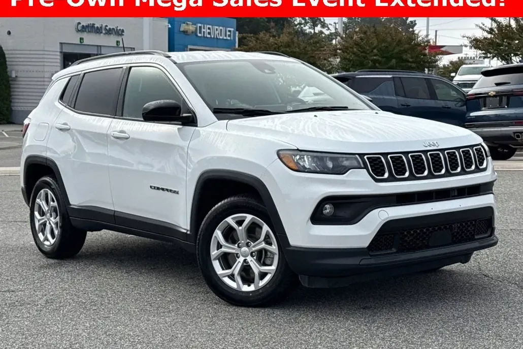 2024 Jeep Compass Latitude photo 1