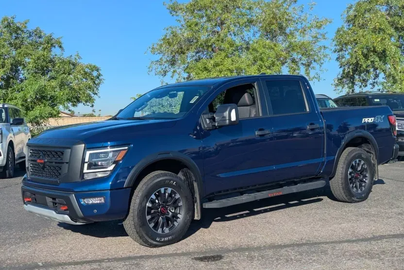 2023 Nissan Titan PRO-4X photo 1