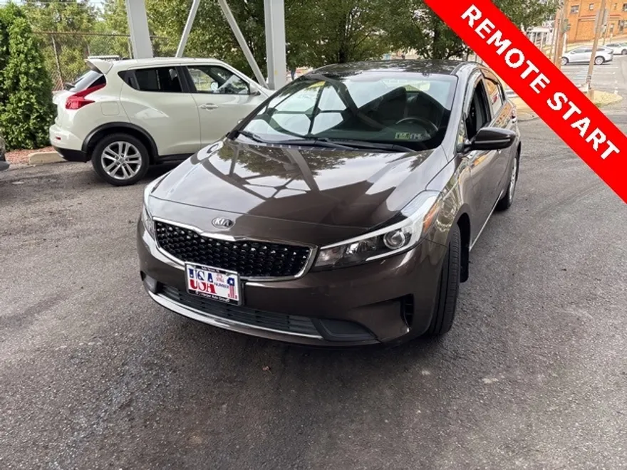 2022 Kia Forte LXS photo 1
