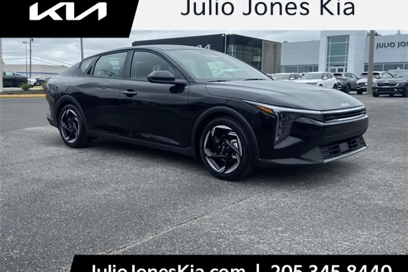 2025 Kia K4 EX photo 1