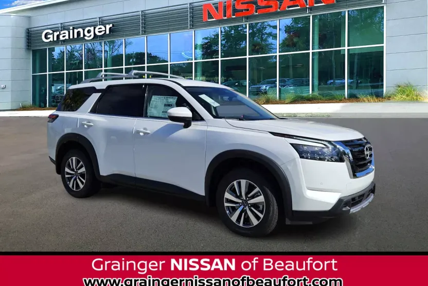 2025 Nissan Pathfinder SL photo 1