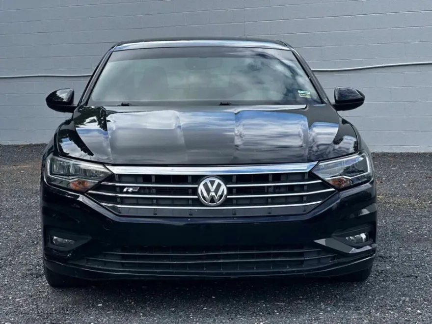 2020 Volkswagen Jetta R-Line photo 1